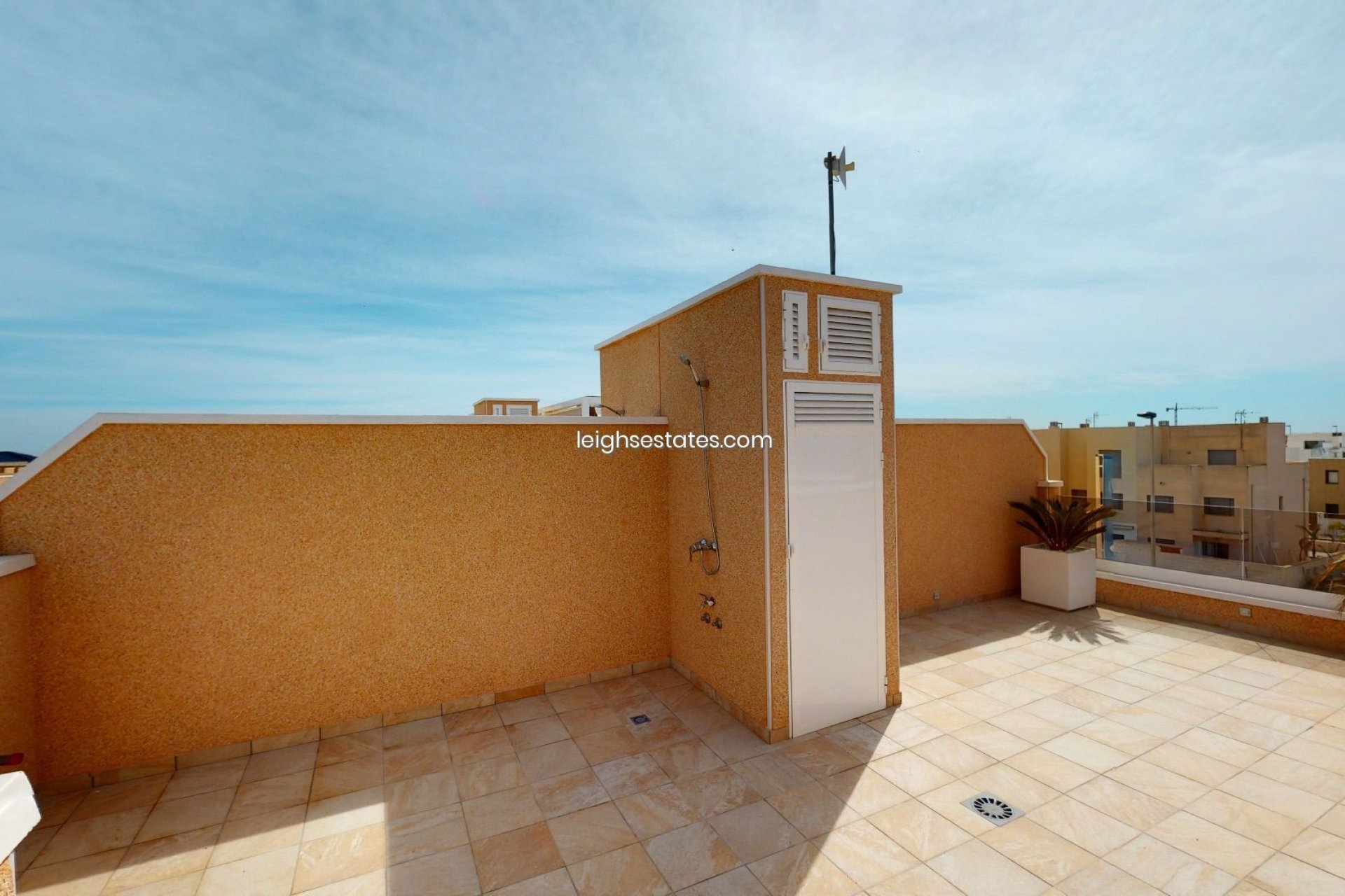 Neue Gebäude - Stadthaus -
Pilar de la Horadada