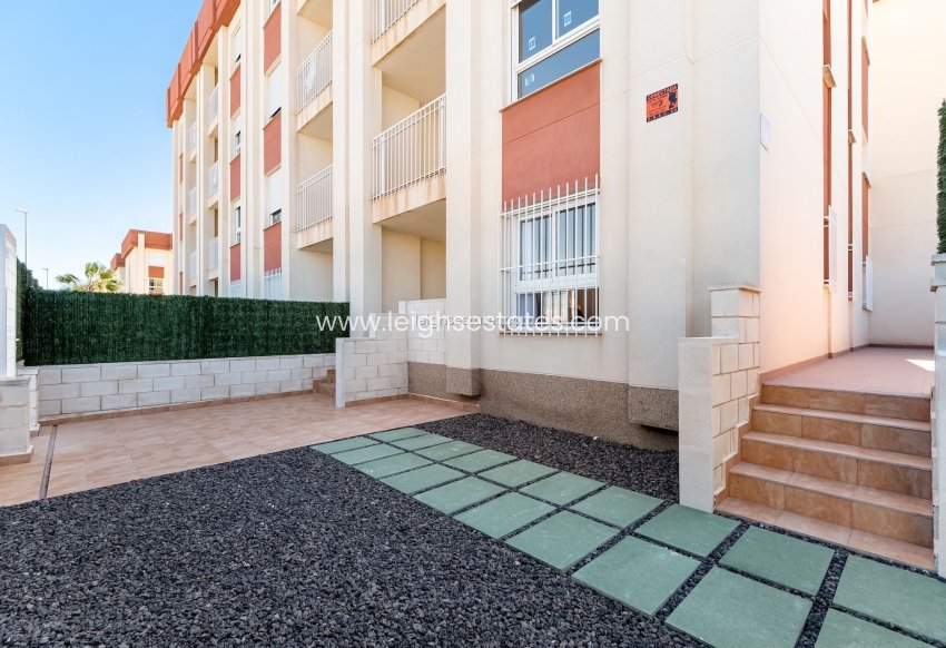 Resale - Apartment  -
Orihuela Costa - Lomas de Cabo Roig