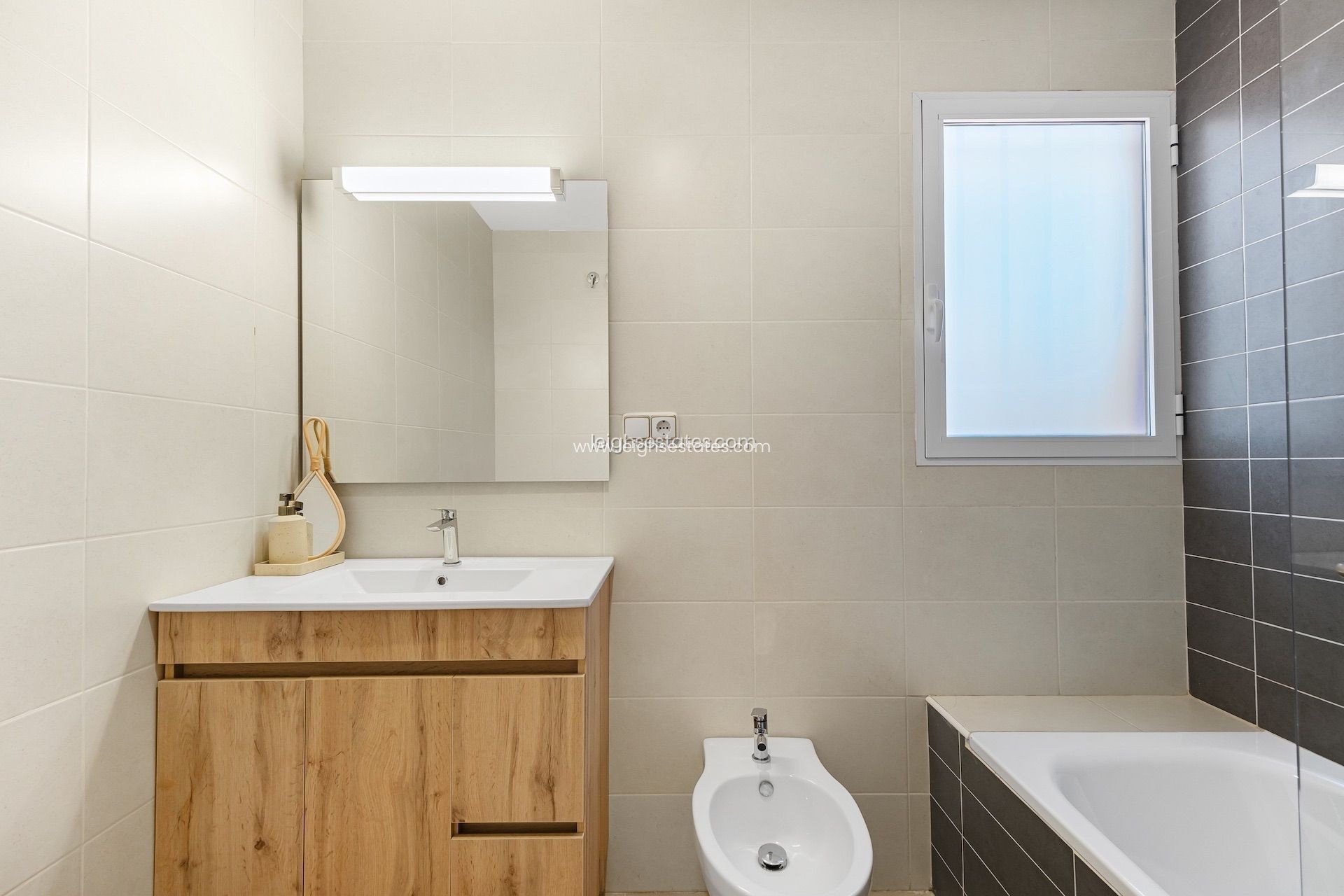 Resale - Apartment  -
Orihuela Costa - Lomas de Cabo Roig