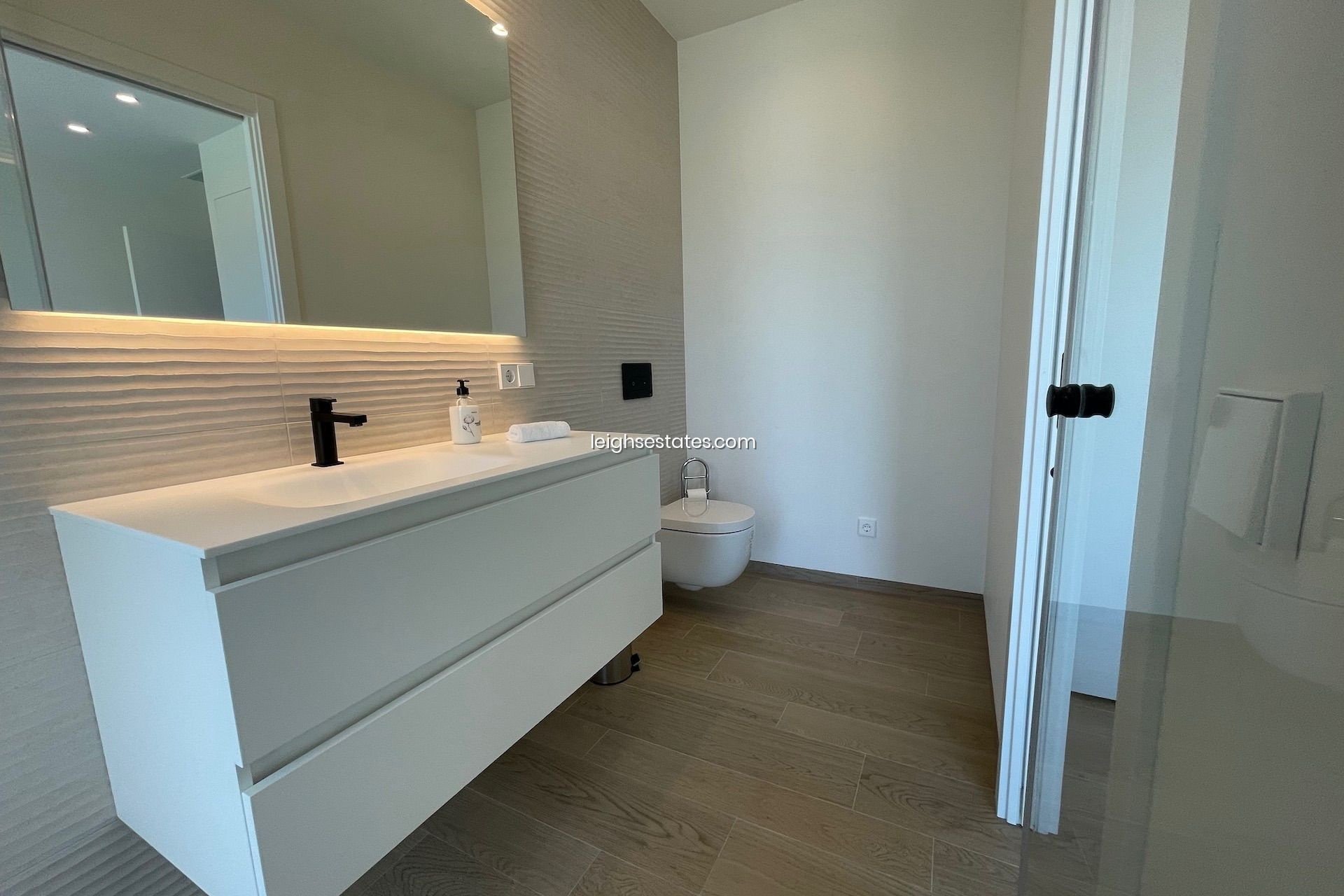 Resale - Apartment  -
San Miguel de Salinas - Las Colinas Golf &amp; Country Club