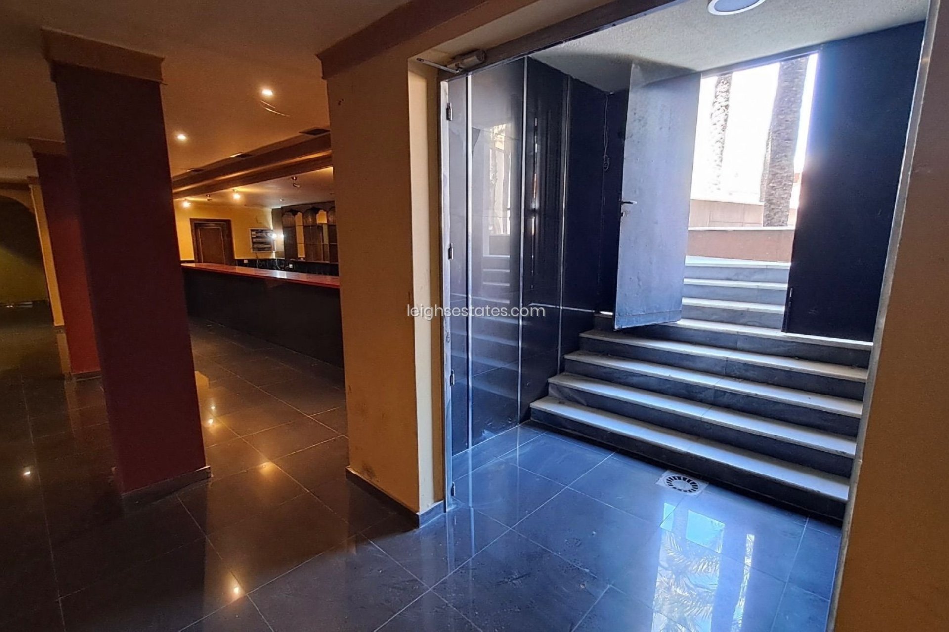 Resale - Commercial -
San Miguel de Salinas