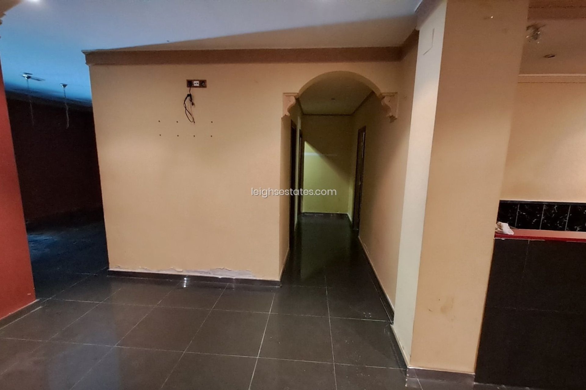 Resale - Commercial -
San Miguel de Salinas