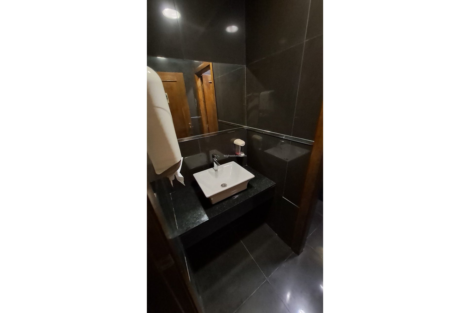 Resale - Commercial -
San Miguel de Salinas