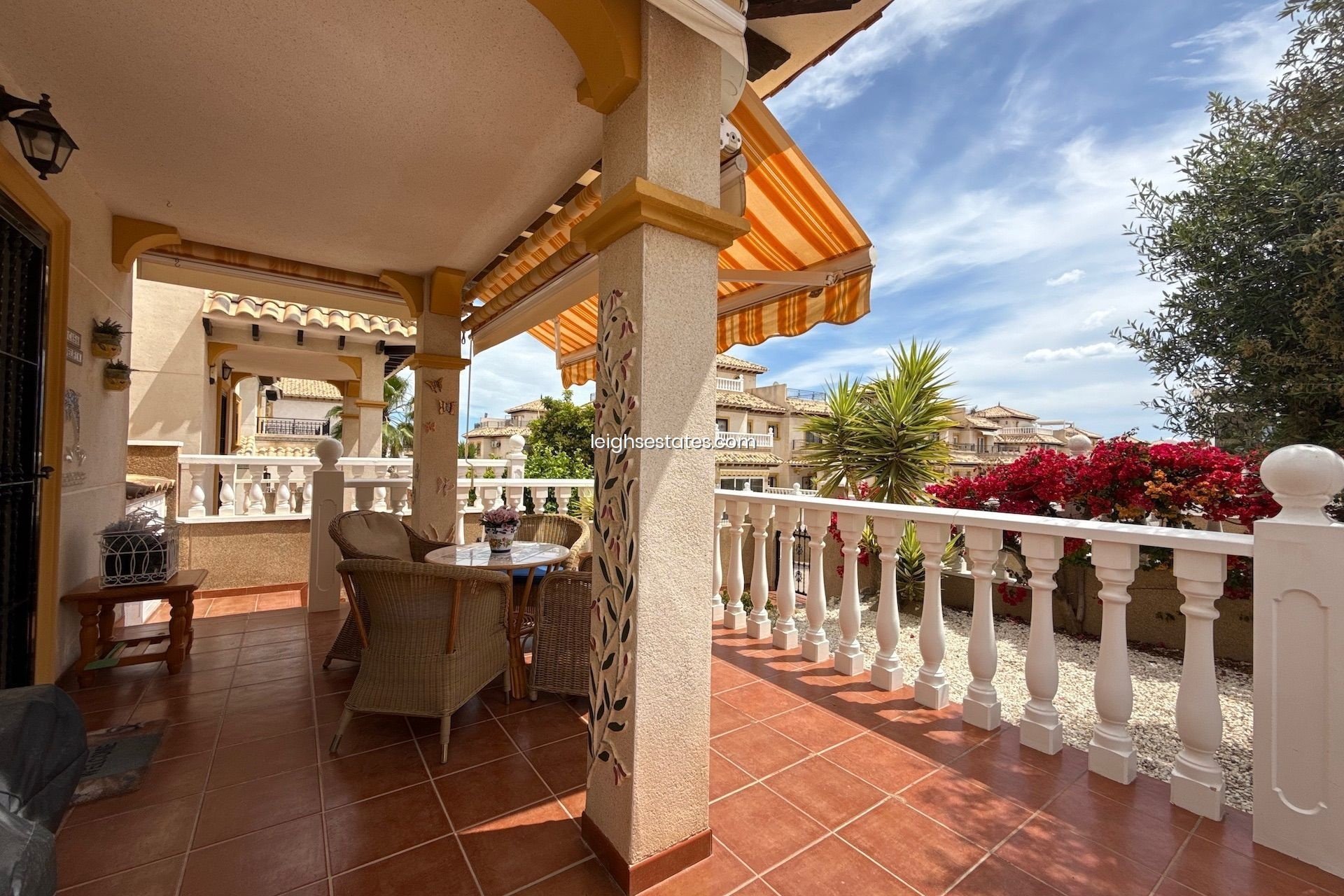 Resale - Townhouse -
Villamartin