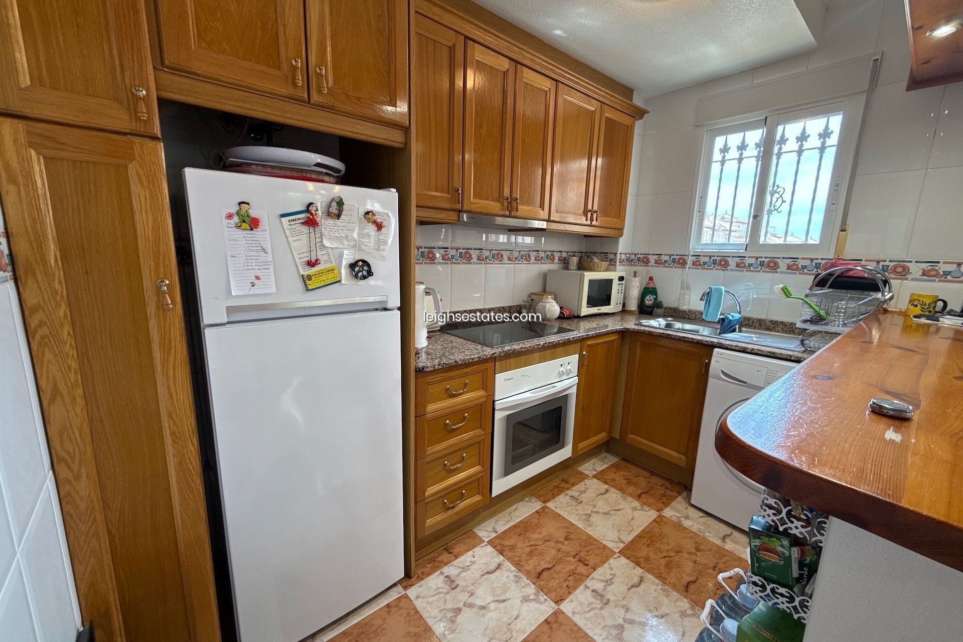 Resale - Townhouse -
Villamartin