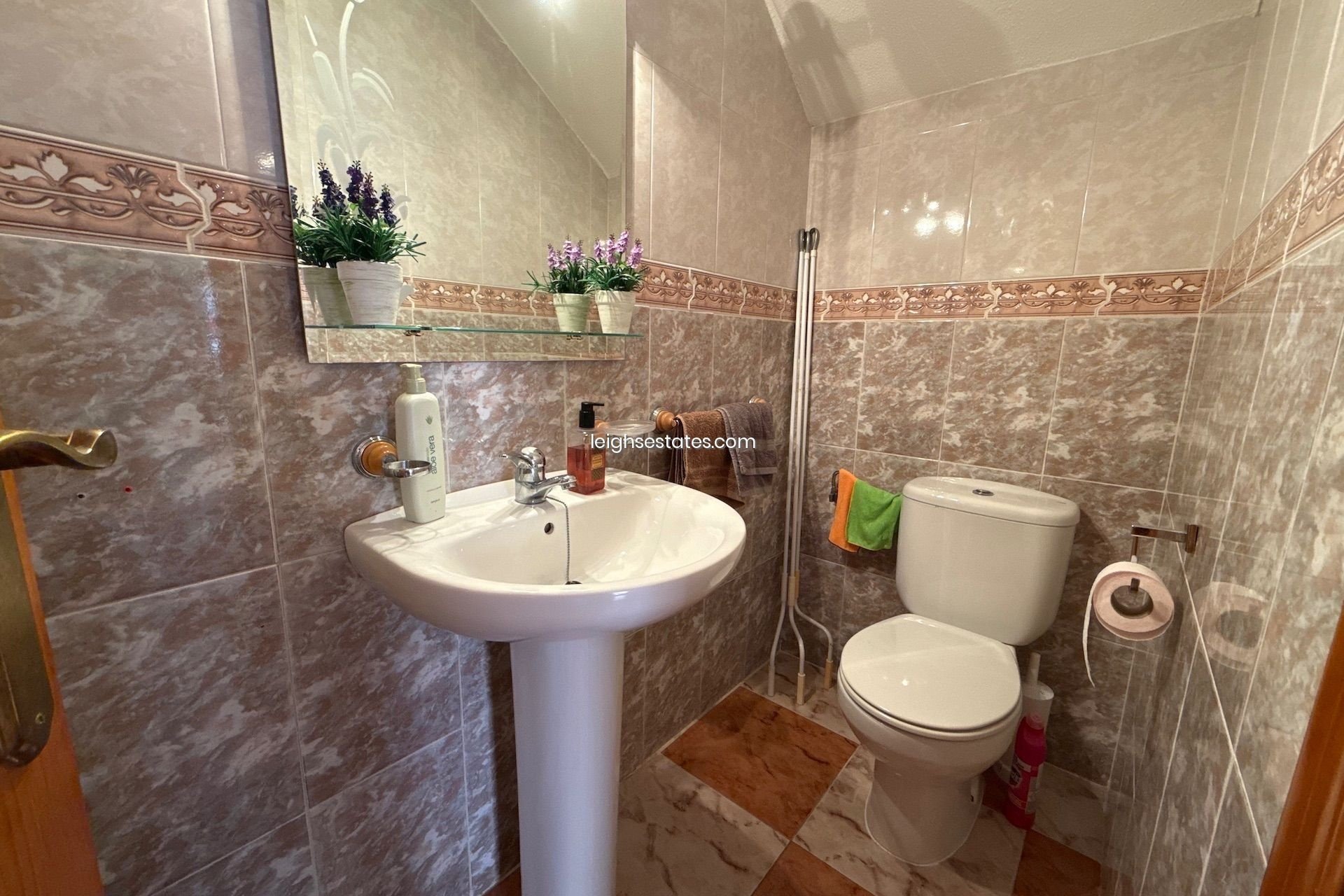 Resale - Townhouse -
Villamartin