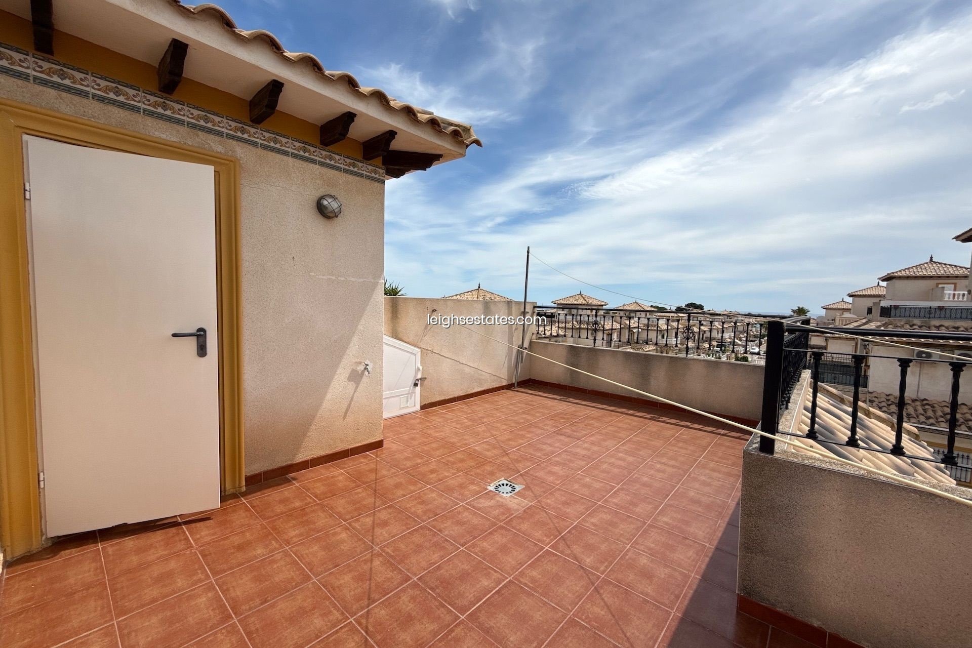 Resale - Townhouse -
Villamartin