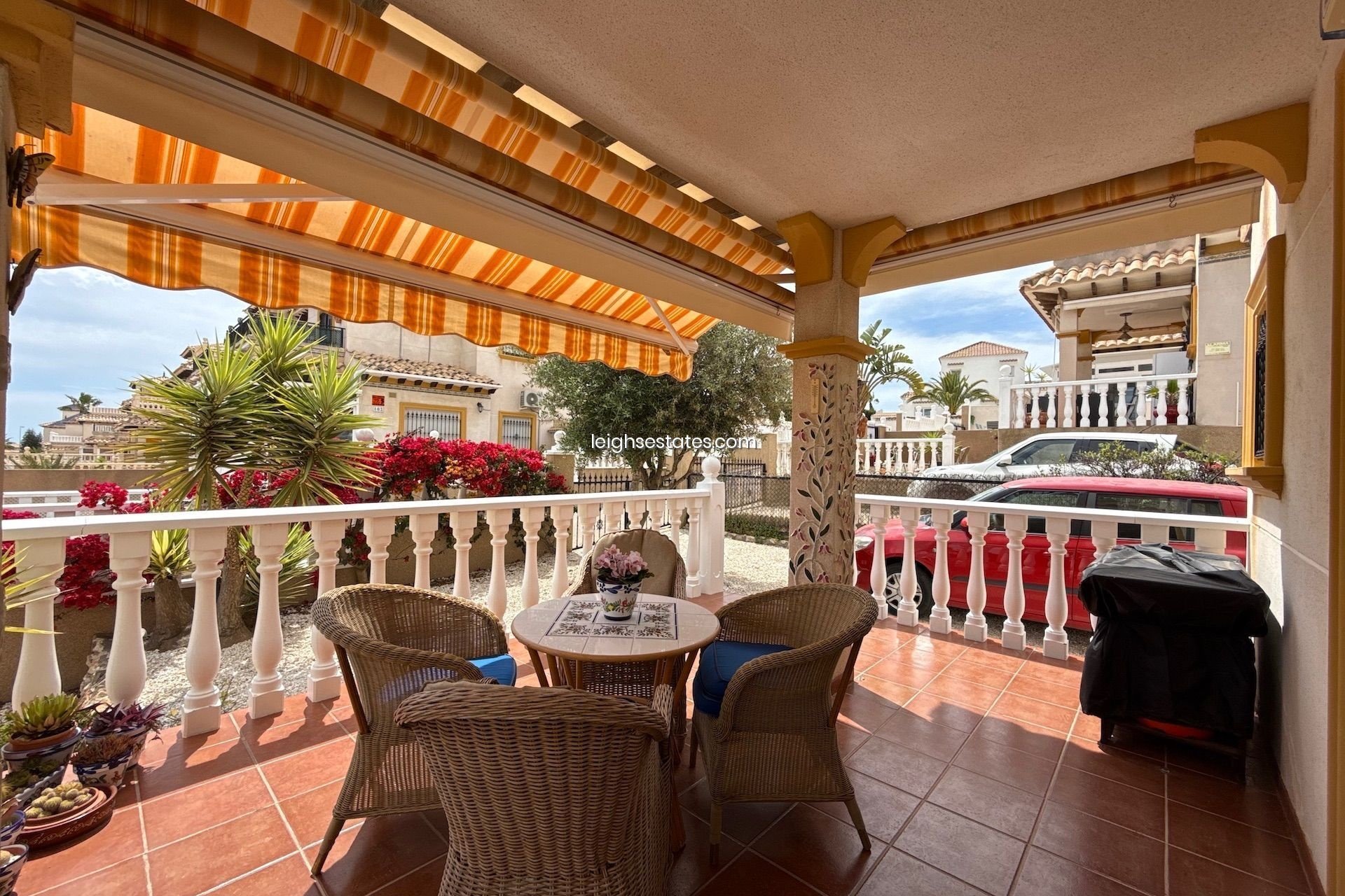 Resale - Townhouse -
Villamartin