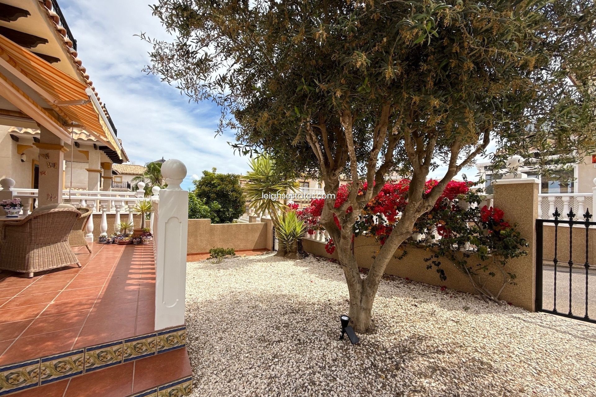 Resale - Townhouse -
Villamartin