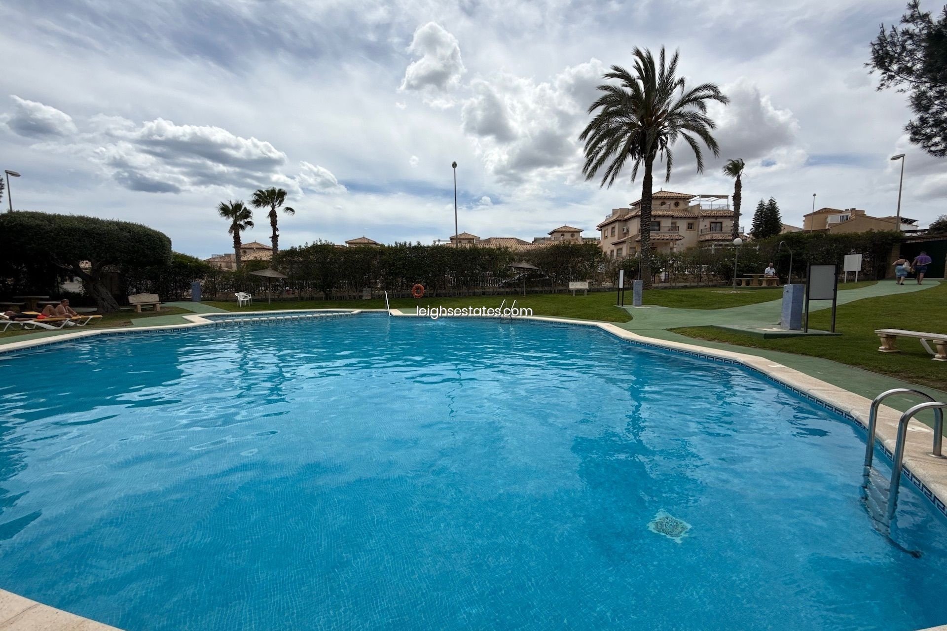 Resale - Townhouse -
Villamartin