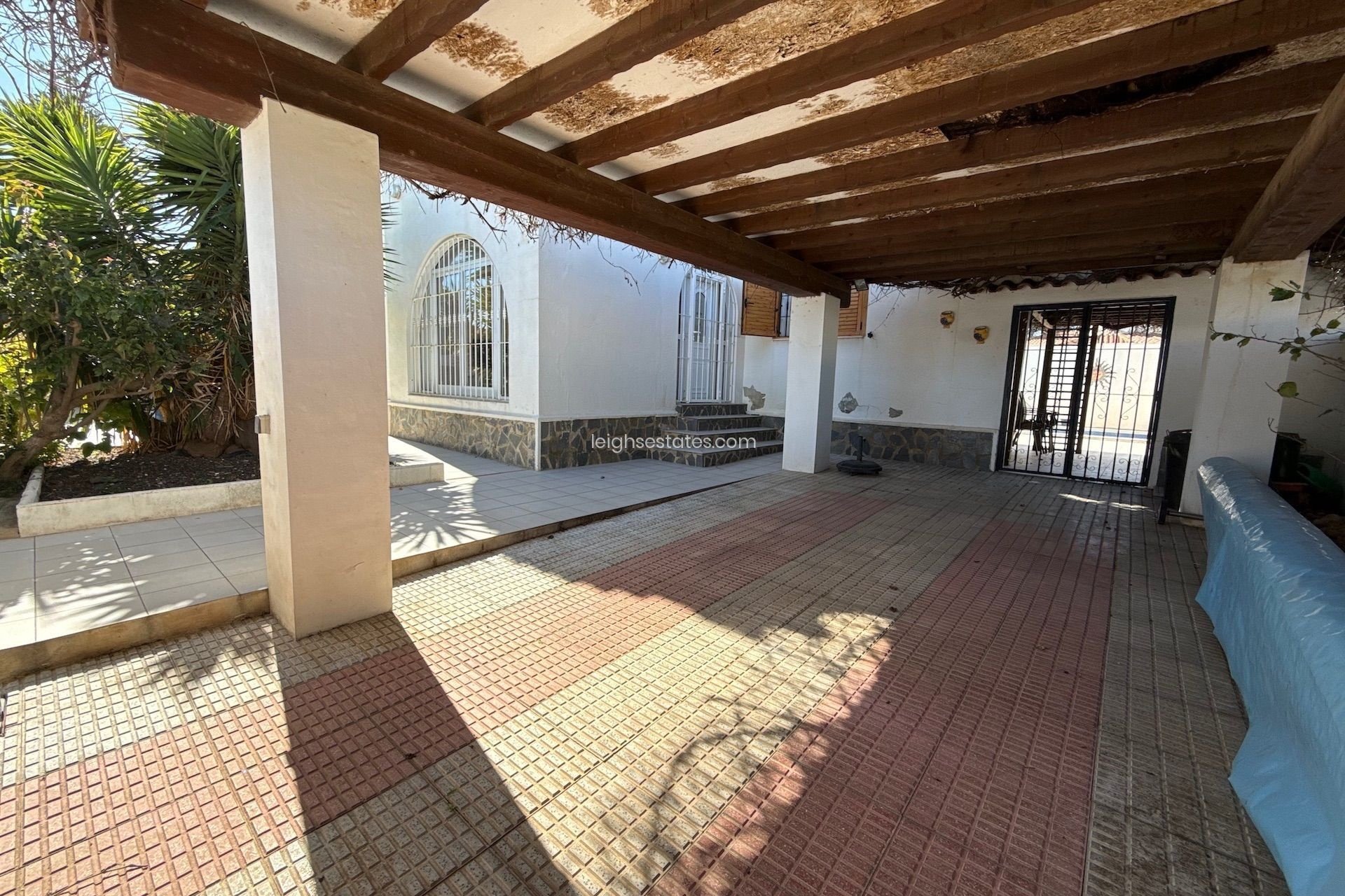 Resale - Villa -
Mil Palmeras