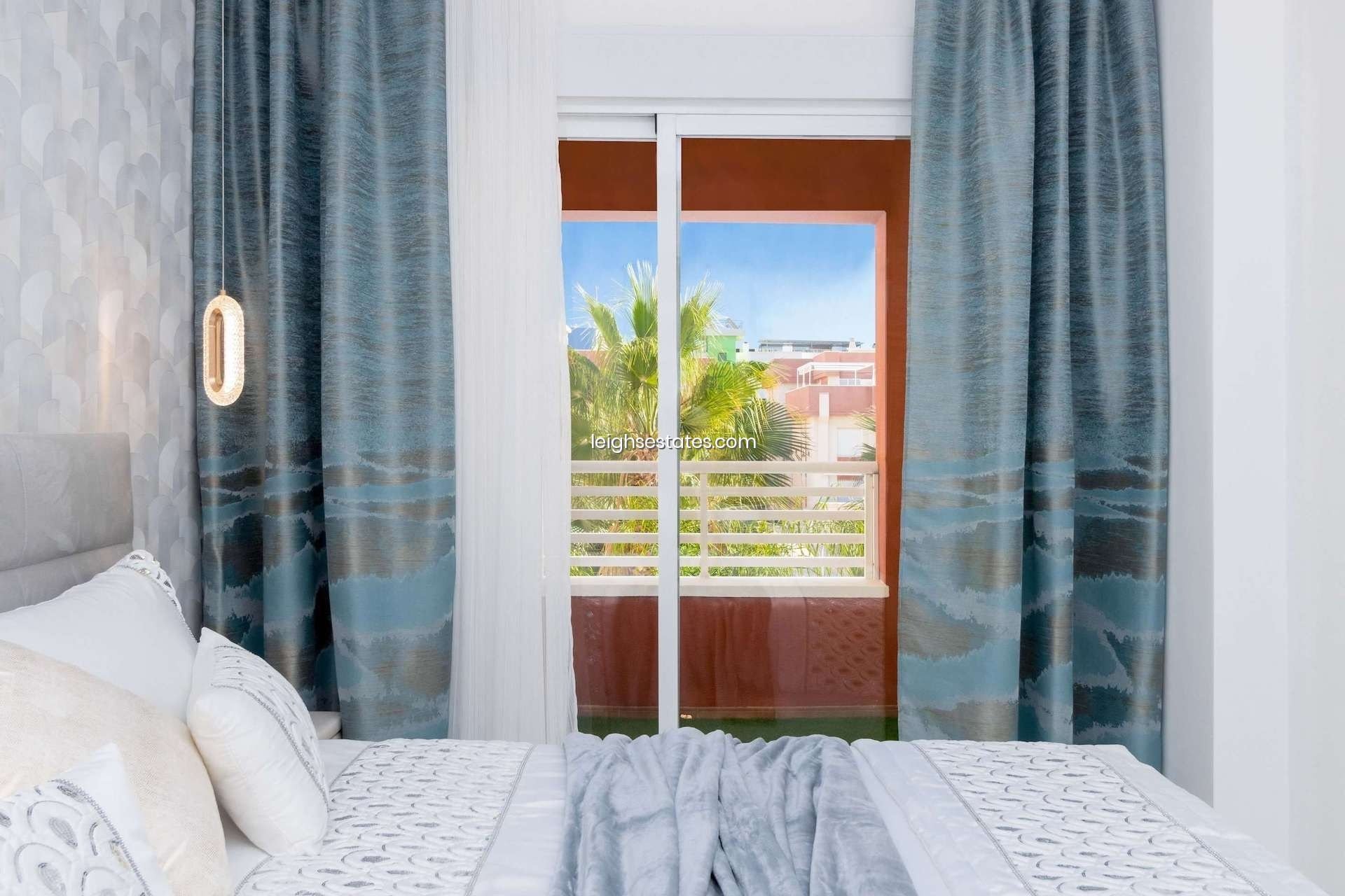 Resale - Villa -
Orihuela Costa - Lomas de Cabo Roig