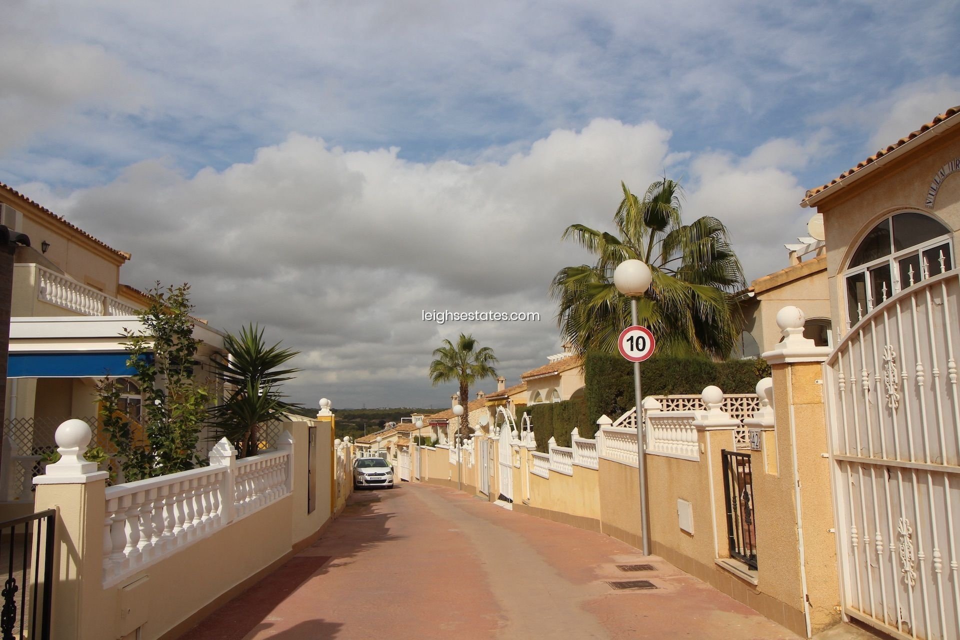 Resale - Villa -
Orihuela Costa - Los Altos