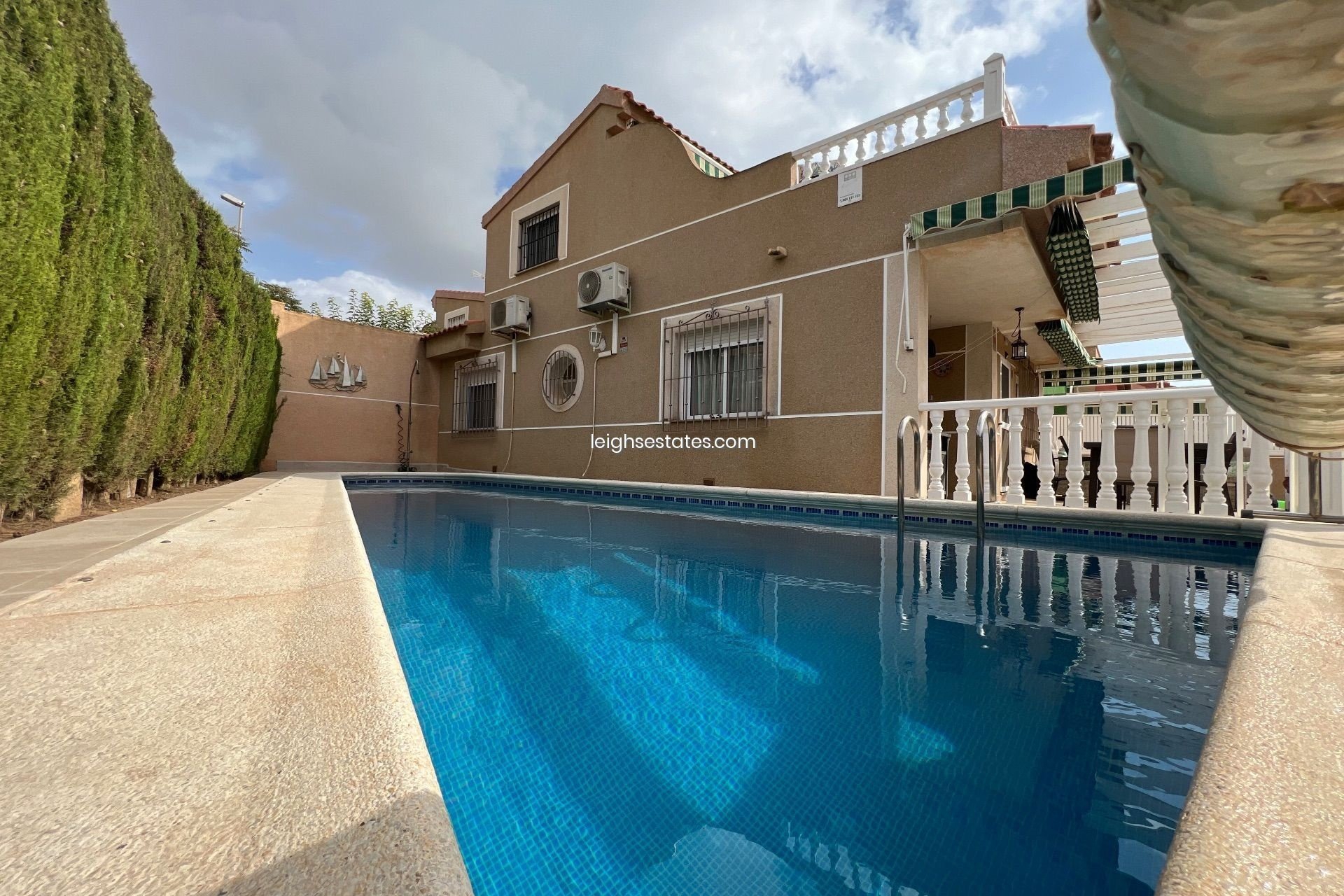 Resale - Villa -
Torre de la Horadada