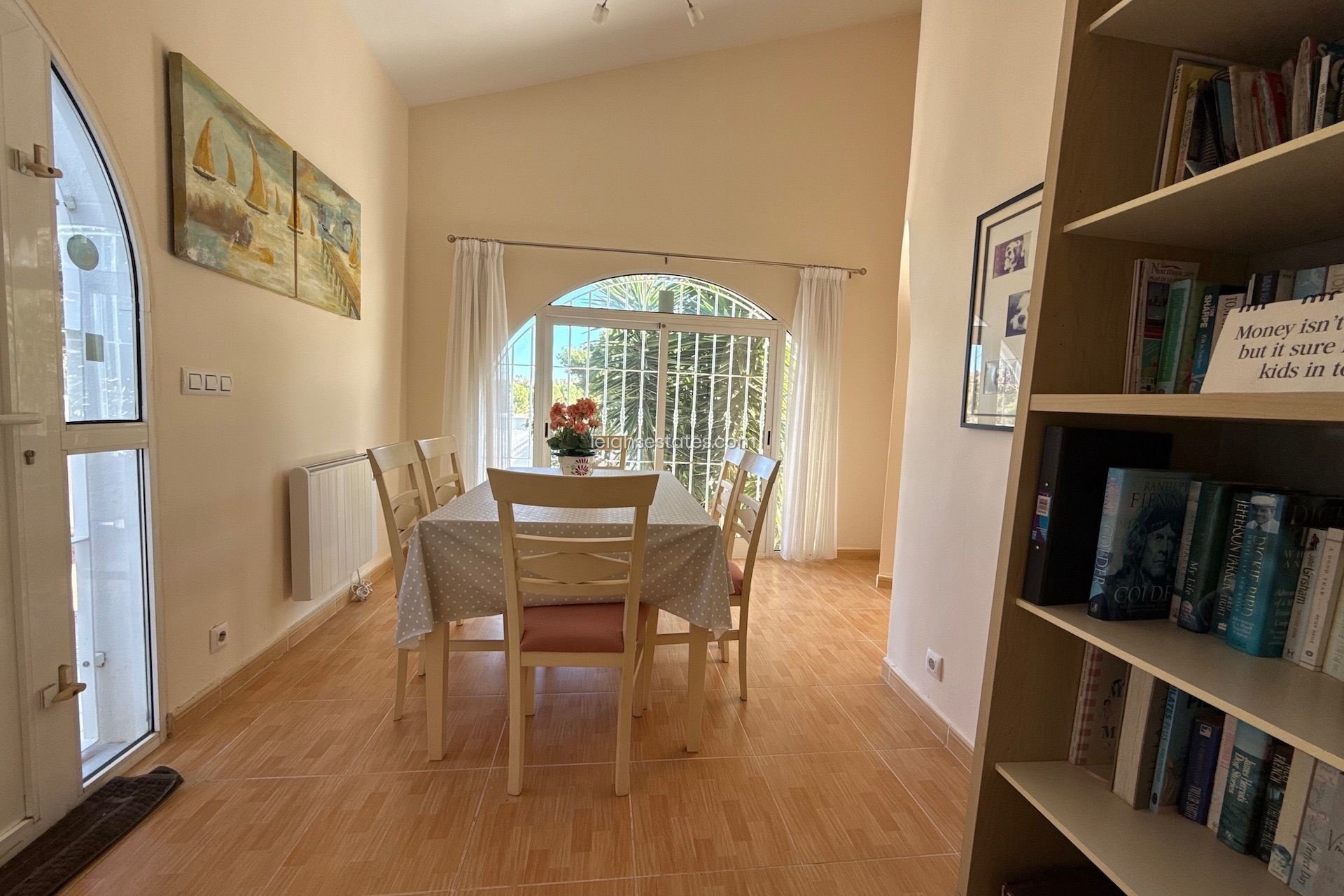 Reventa - Villa -
Mil Palmeras