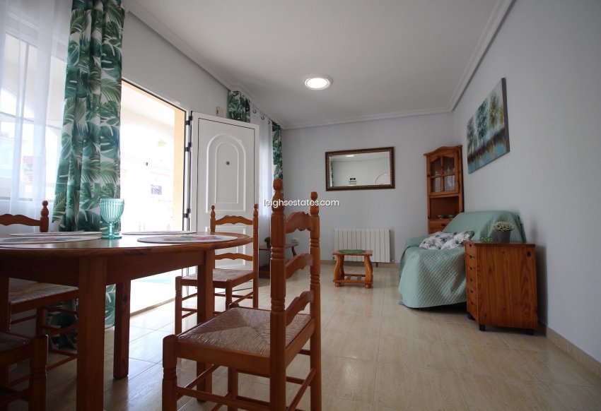 Reventa - Villa -
Orihuela Costa - Los Altos