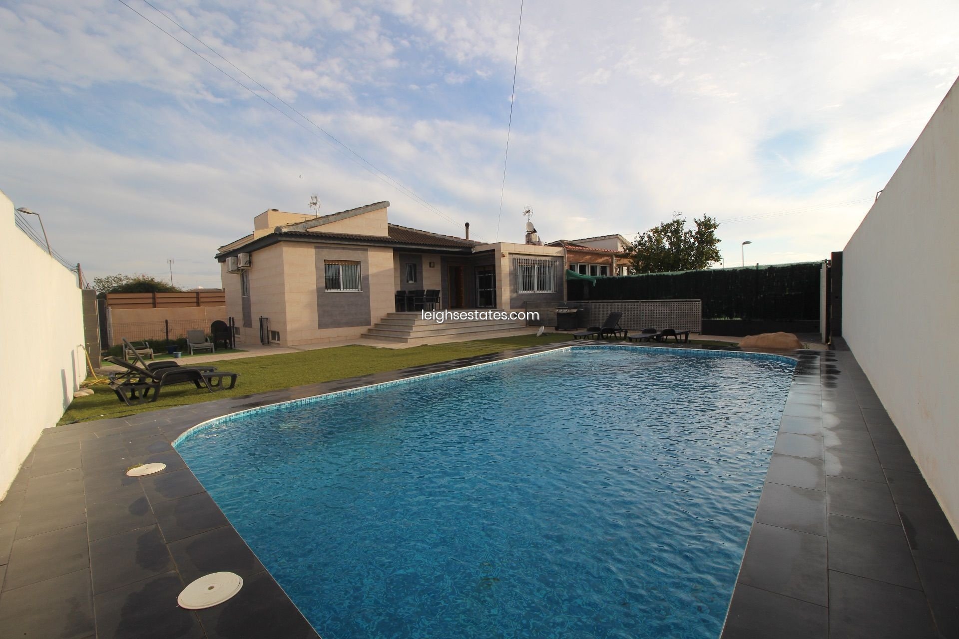 Reventa - Villa -
Torrevieja - Los Balcones