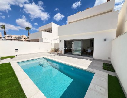 Villa - Neue Gebäude - Villamartin -
                Villamartin