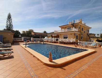 Villa - Reventa - Torrevieja -
                Los Balcones