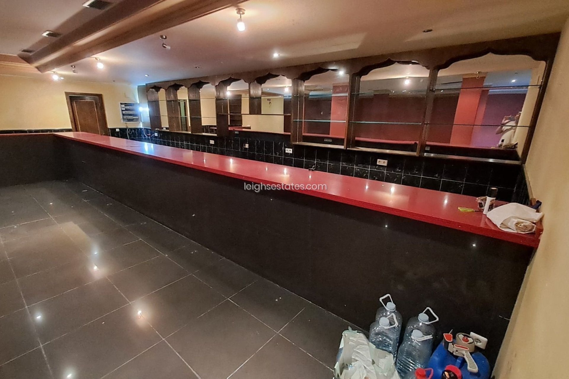 Wiederverkauf - Kommerziell -
San Miguel de Salinas