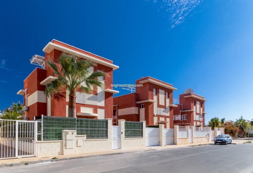 Wiederverkauf - Villa -
Orihuela Costa - Lomas de Cabo Roig
