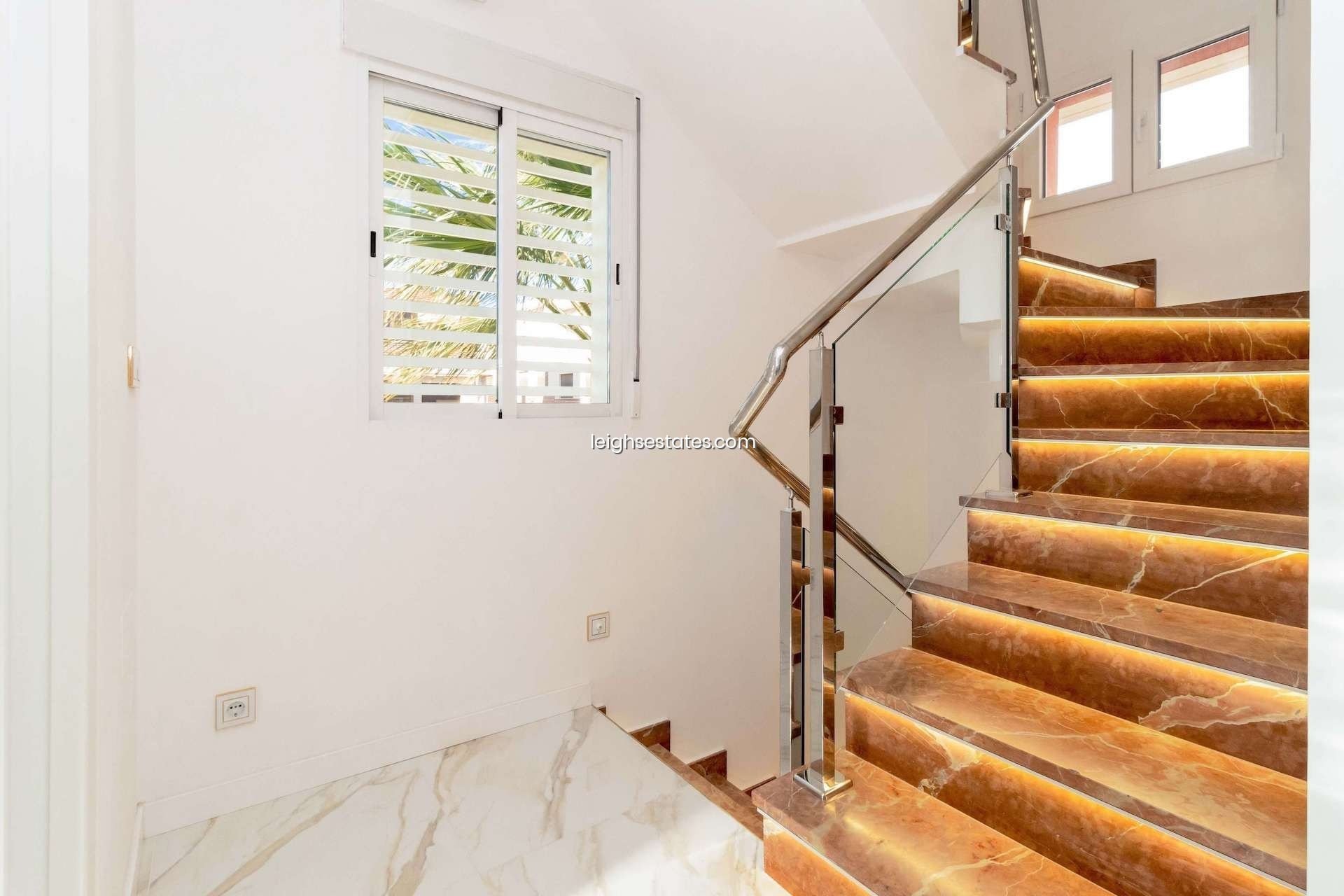 Wiederverkauf - Villa -
Orihuela Costa - Lomas de Cabo Roig