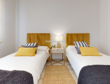 Neue Gebäude - Stadthaus -
Pilar de la Horadada