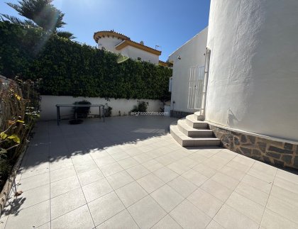 Resale - Villa -
Mil Palmeras