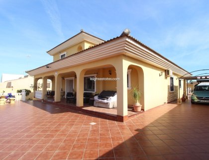 Resale - Villa -
Torrevieja - Los Balcones
