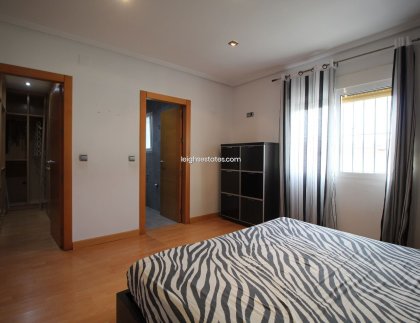 Resale - Villa -
Torrevieja - Los Balcones