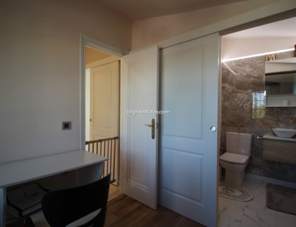 Resale - Villa -
Villamartin - Las Ramblas Golf