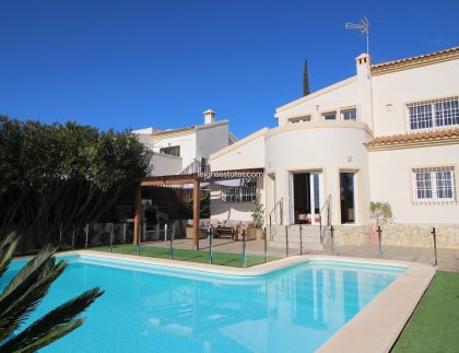 Resale - Villa -
Villamartin - Las Ramblas Golf
