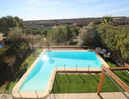 Resale - Villa -
Villamartin - Las Ramblas Golf