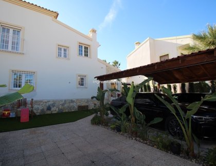 Resale - Villa -
Villamartin - Las Ramblas Golf