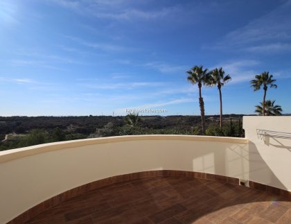 Resale - Villa -
Villamartin - Las Ramblas Golf