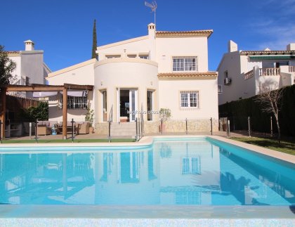 Resale - Villa -
Villamartin - Las Ramblas Golf