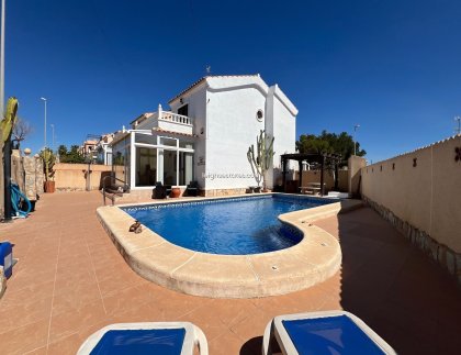 Resale - Villa -
Orihuela Costa - Lomas de Cabo Roig
