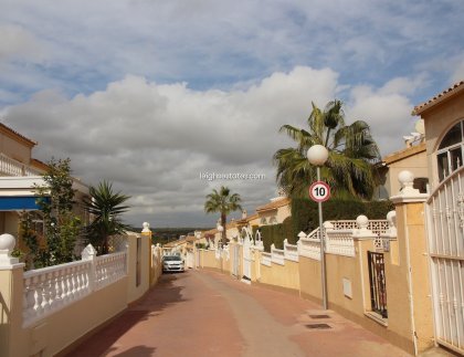 Resale - Villa -
Orihuela Costa - Los Altos