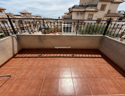 Resale - Townhouse -
Villamartin