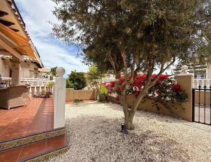 Resale - Townhouse -
Villamartin