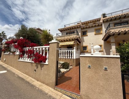 Resale - Townhouse -
Villamartin