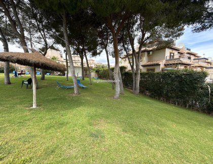 Resale - Townhouse -
Villamartin
